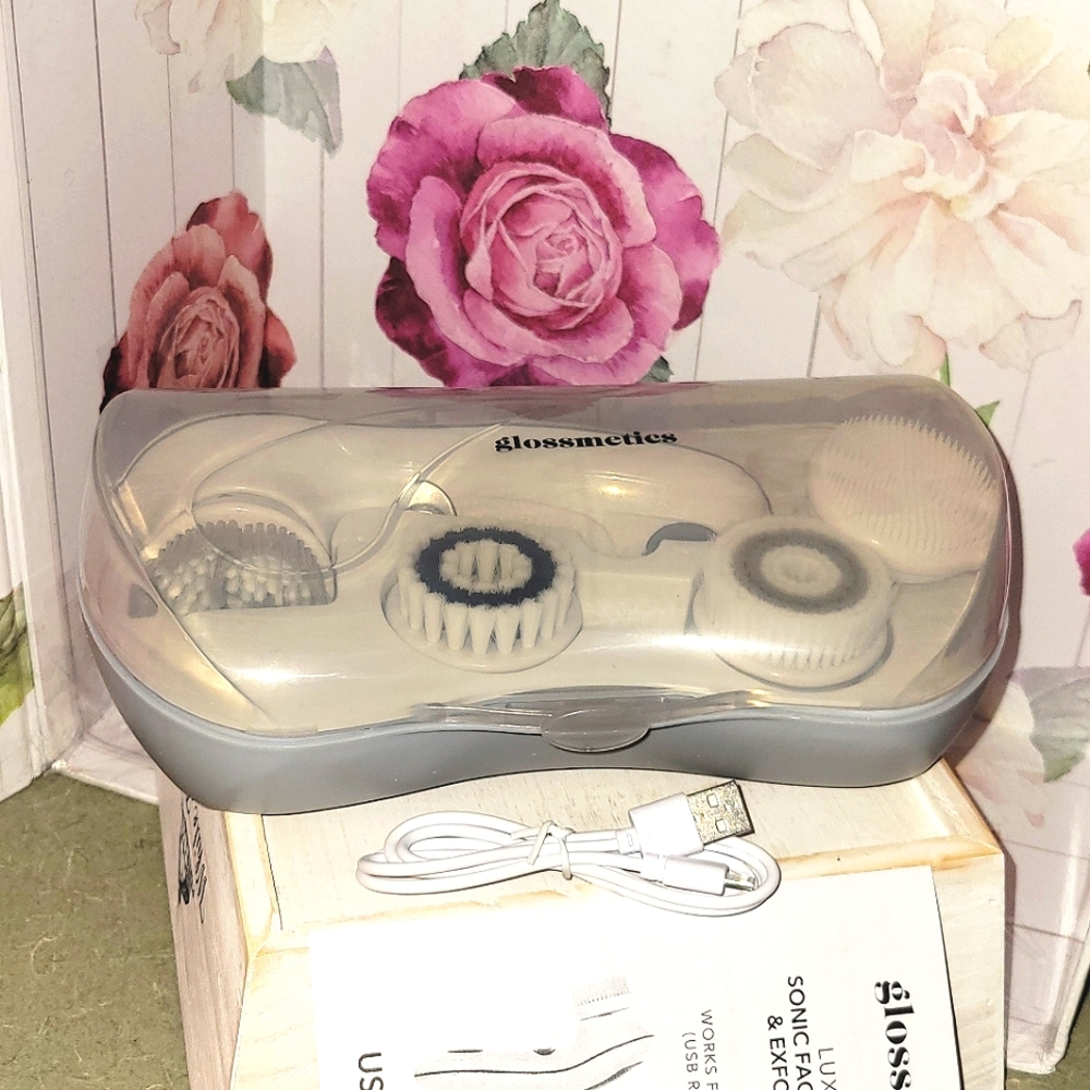 Facial Cleansing brush Kit • New •